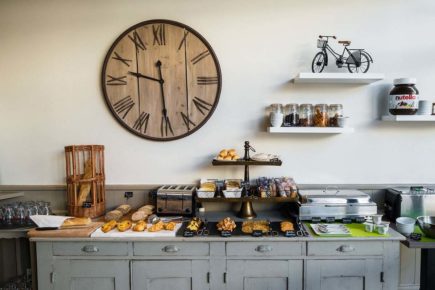 Hotel de La Maree, Hotel de charme 3 etoiles sur l’Ile de Ré - Offres et forfaits Petit déjeuner buffet