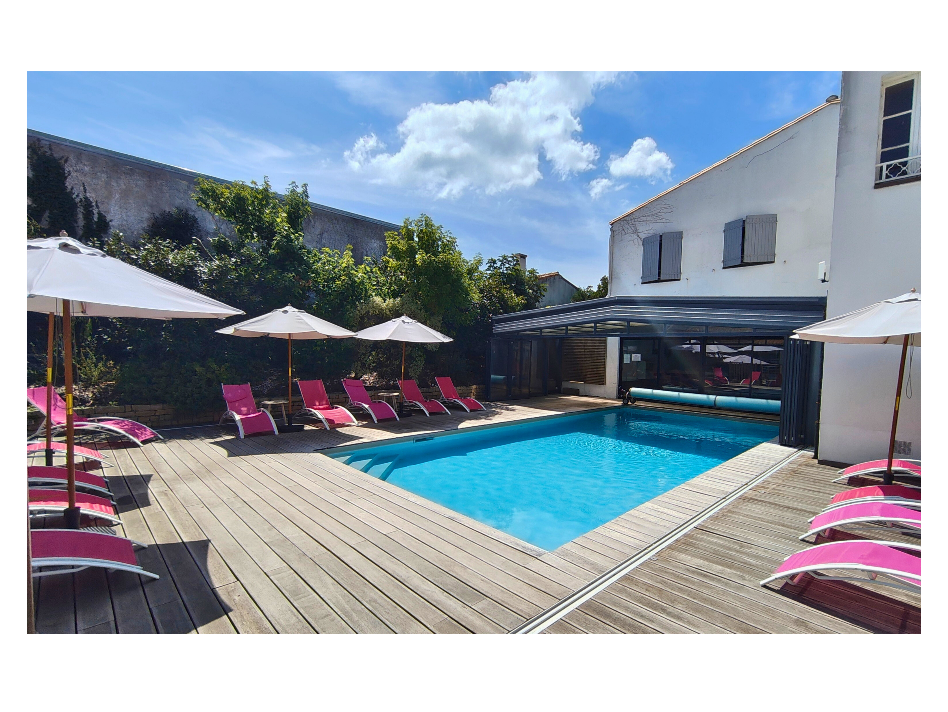 Piscine Chauffée, toit ouvert